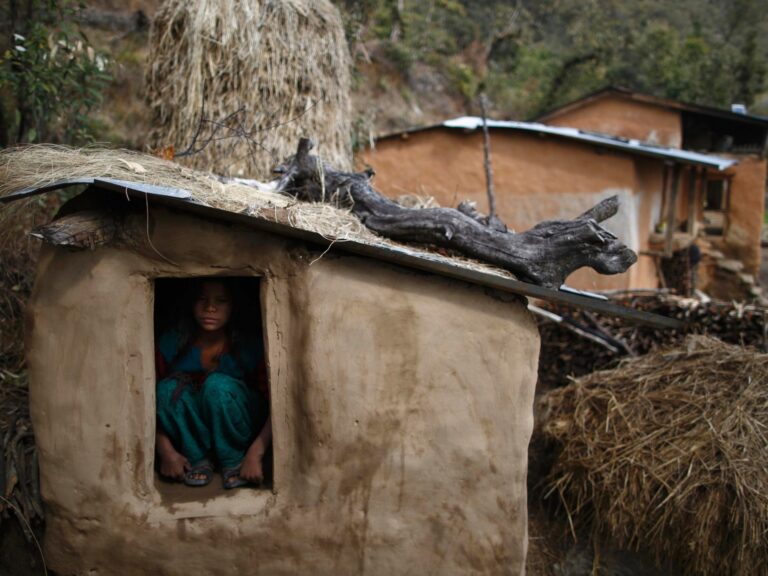 Chaupadi, Chhue, Dadeldhura, Achham, Chueekula, Humla: nomi diversi, stessa straziante tradizione