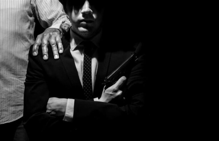 Il contrasto ai fenomeni della criminalità organizzata, tra delitti e circostanze con confini problematici.