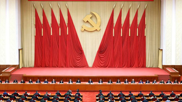 Pechino e il V plenum del Pcc: le linee guida della nuova era