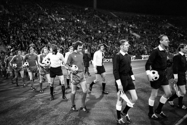 Le squadre del Palazzo: quando il calcio diventa uno strumento di propaganda politica