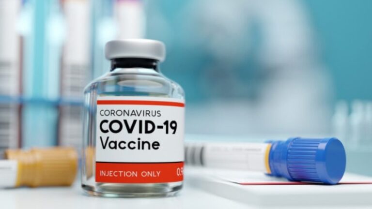 Vaccino anti-Covid, rifiuto del lavoratore e licenziamento: una strada turbolenta alla luce del vuoto normativo lasciato dal Legislatore