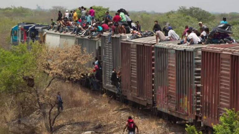 “El tren de la muerte’’: il lungo viaggio dei migranti attraverso il Messico