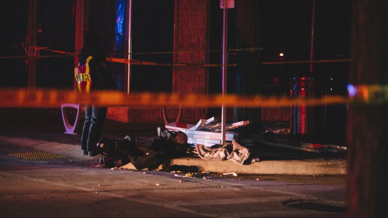 Milwaukee: auto piomba sulla folla. Sangue alla parata natalizia