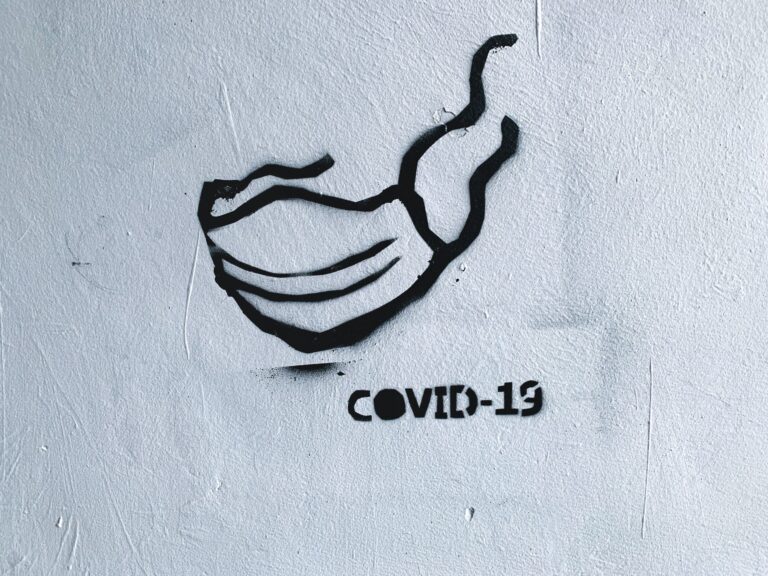 Isteria di massa, Covid-19 e percezioni sociali
