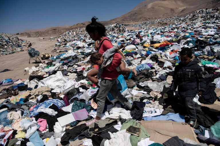 Il deserto di Atacama: la discarica del fast fashion