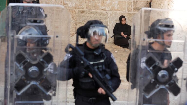 Gerusalemme: nuovi scontri nel complesso della moschea Al-Aqsa