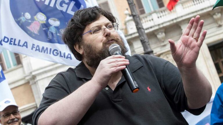Mario Adinolfi: “La mia sfida al pensiero unico”