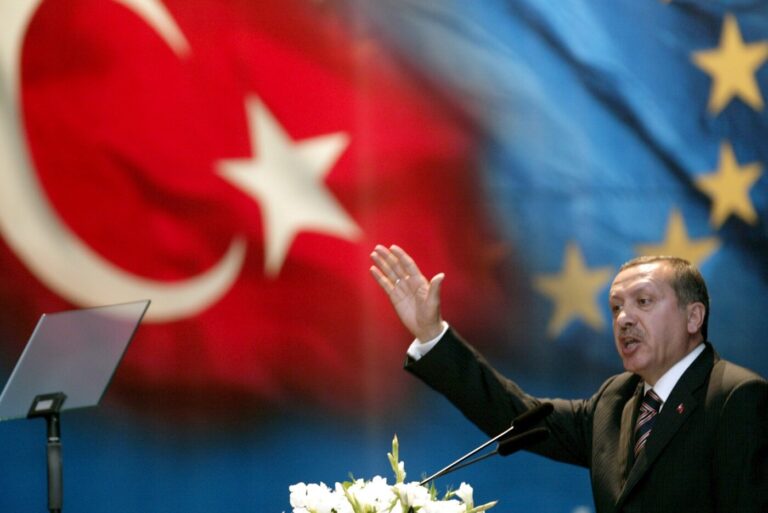 La via per Bruxelles: la Turchia