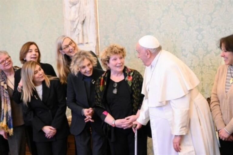 Papa Francesco: “Si al voto alle donne”