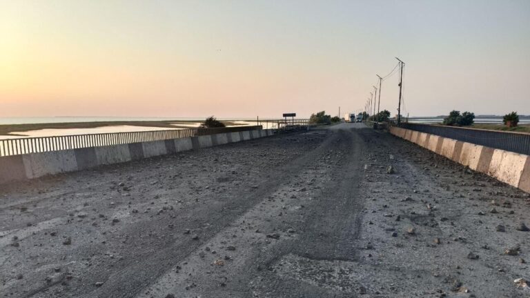 Le forze ucraine colpiscono il ponte Chonhar, la “porta della Crimea”