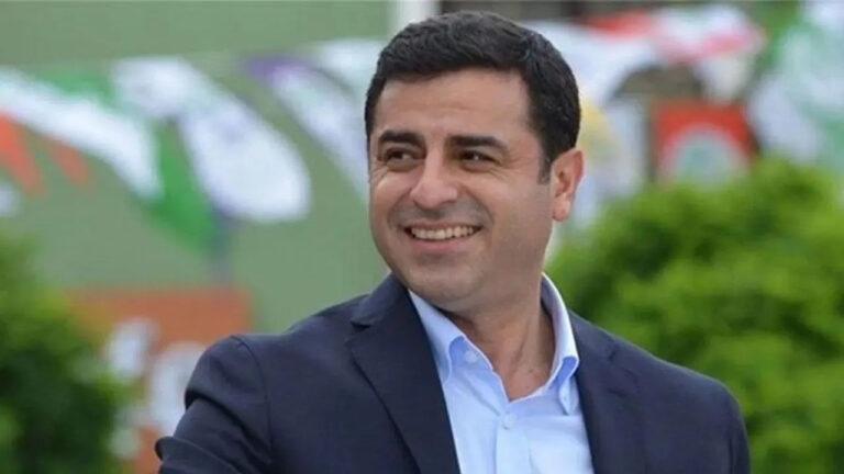 Turchia, condannato a 42 anni di carcere il leader curdo Selahattin Demirtas