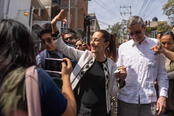Claudia Sheinbaum fa la storia del Messico: è la “primera presienta”