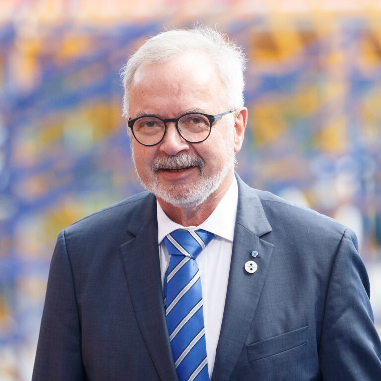 Indagine sull’ex Presidente della BEI di Werner Hoyer: la Presunzione d’Innocenza e il Ruolo della Procura Europea (EPPO)