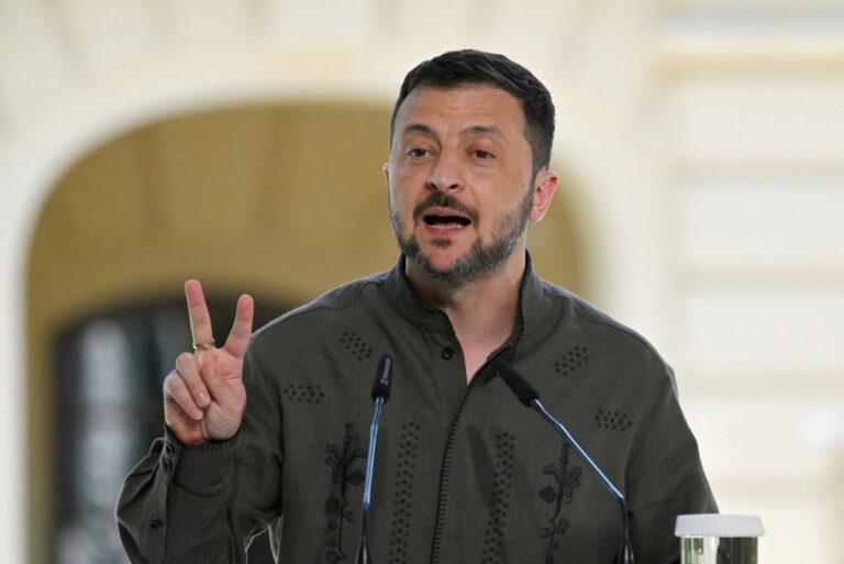 Zelens’kyj presenterà i 6 punti del “piano per la vittoria” a Biden 