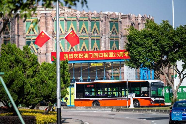 Xi Jinping visita Macao per il 25esimo anniversario del ritorno sotto la sovranità cinese