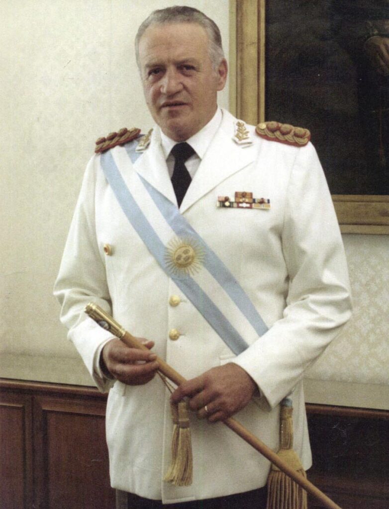Leopoldo Fortunato Galtieri Castelli (Caseros, 15 luglio 1926 – Buenos Aires, 12 gennaio 2003) è stato un generale e politico argentino, fra coloro che cospirarono contro la presidente Isabel Martínez de Perón e che parteciparono al colpo di stato del 1976.Galtieri faceva parte della giunta militare di governo diretta dal generale Jorge Rafael Videla, che sospese le garanzie costituzionali, dissolse le associazioni politiche e sindacali e mise in atto un meccanismo di repressione senza precedenti. Fu dittatore e presidente del paese dal 22 dicembre 1981 al 18 giugno 1982.