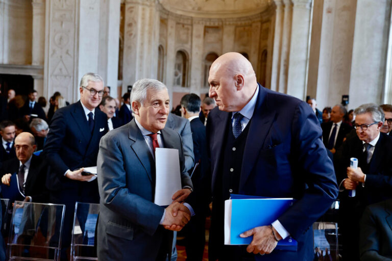 Il ministro della Difesa Guido Crosetto e il ministro degli Esteri Antonio Tajani