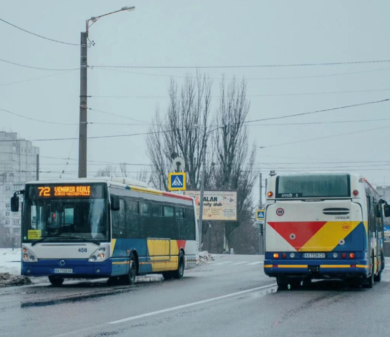 Da Torino a Kharkiv: gli autobus GTT per l’Ucraina in un reportage