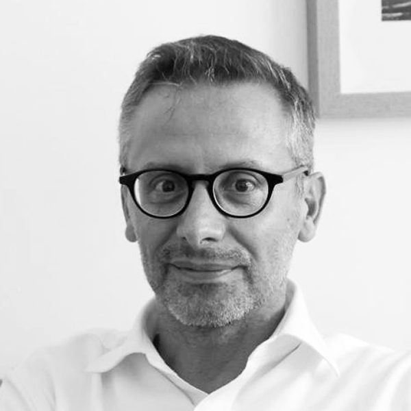 Mario Del Pero Dottore di ricerca in Storia Internazionale presso l'Università degli Studi di Milano (1999) e già Professore Associato all'Università di Bologna